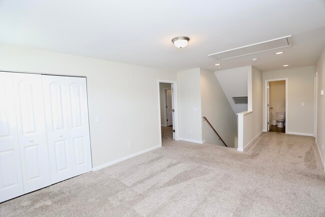 Building Photo - 17 Carriagebrook Cir