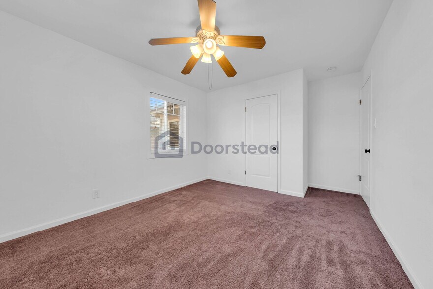 Building Photo - 2448 Pioneer Ave