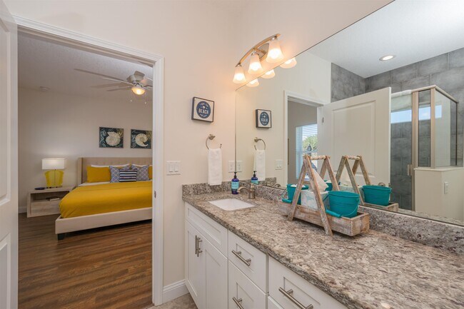 Building Photo - 6832 Middleton Ave