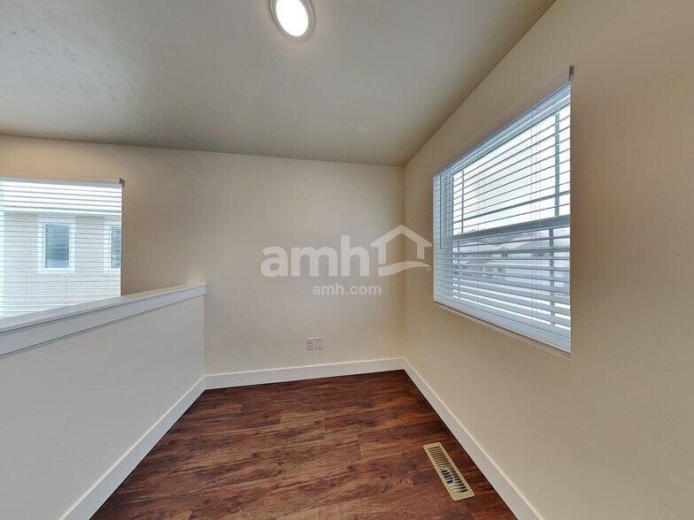 Building Photo - 11468 W Mesquite St