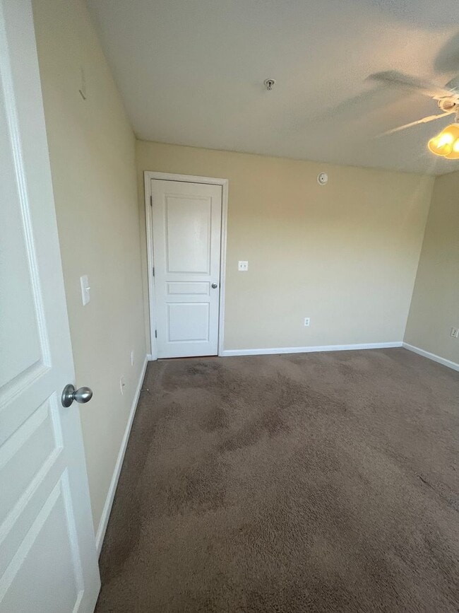 Building Photo - 18-1825 Whittaker