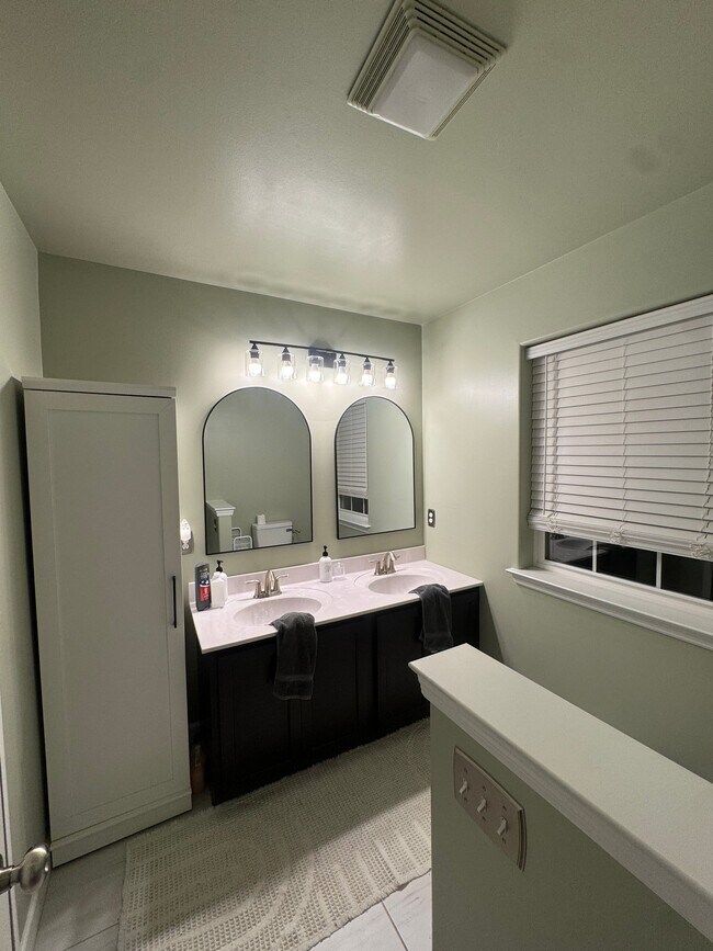 Building Photo - 1017 Antonio Dr