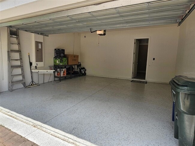 Building Photo - 5668 Cantucci St