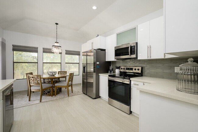 Building Photo - 7272 E Gainey Ranch Rd