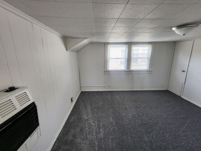 Building Photo - 1122 Larchmont Ave