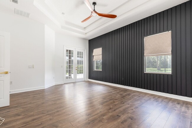 Building Photo - 3961 Knott Dr