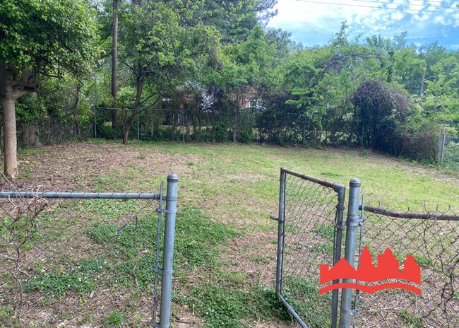 Building Photo - 944 Semmes St