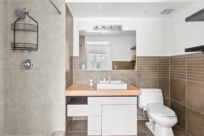 Building Photo - 435 21st St