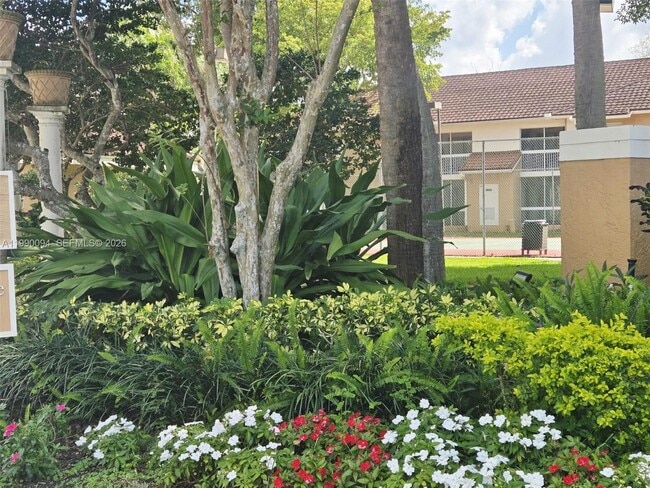 Building Photo - 860 NW 92nd Ave