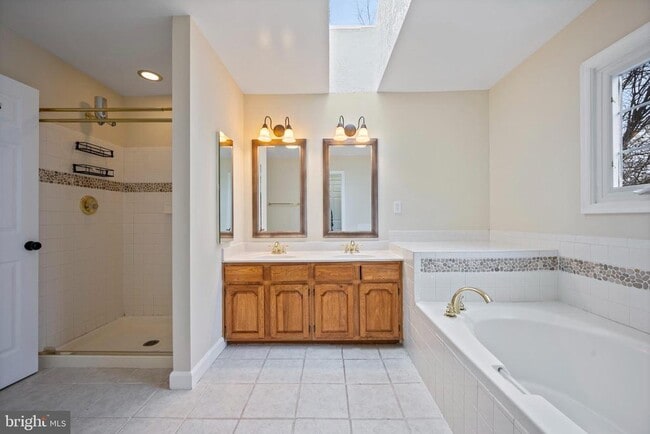 Building Photo - 1324 Pleasant Meadow Rd