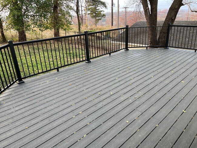 Building Photo - 3bedroom 3 bath. coming soon.