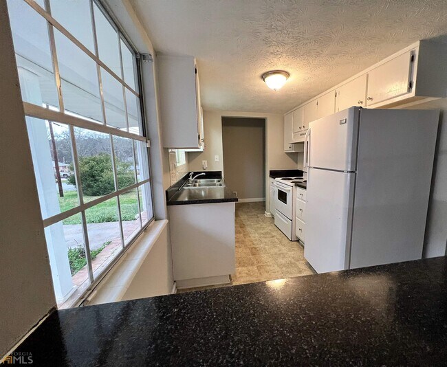 Building Photo - 107 Kristy Ln