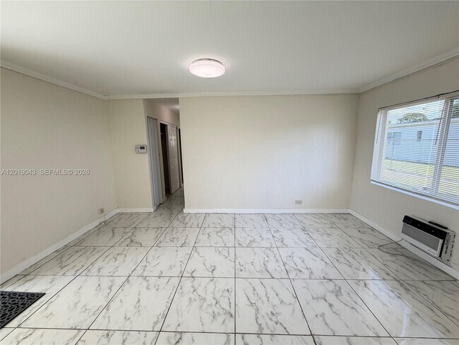 Building Photo - 2571 NW 13th Ct