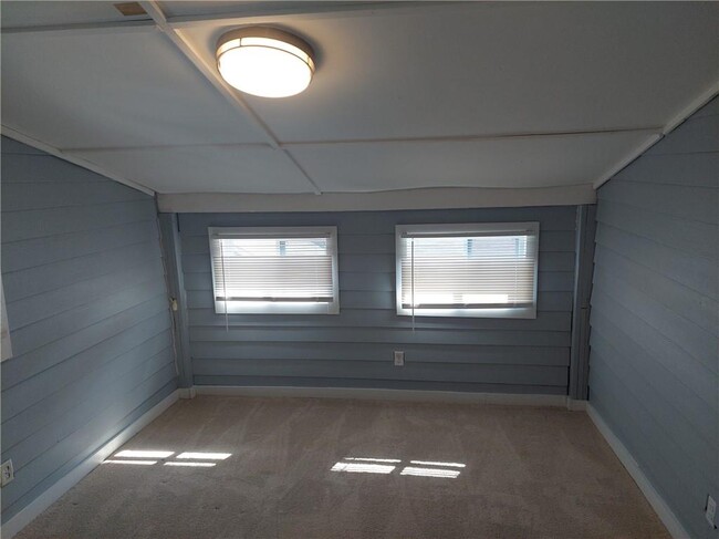 Building Photo - 23 E 36th St