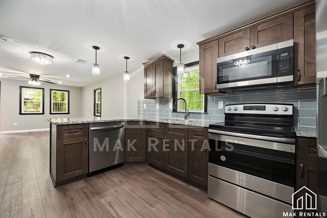 Building Photo - Cloaninger