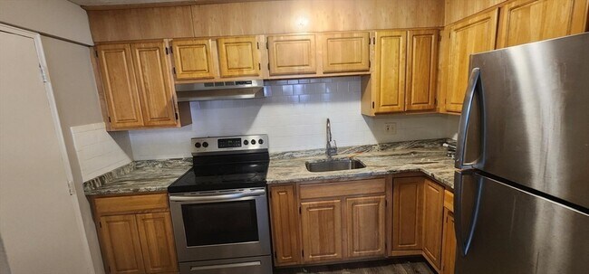 Building Photo - 55 Elmwood Park