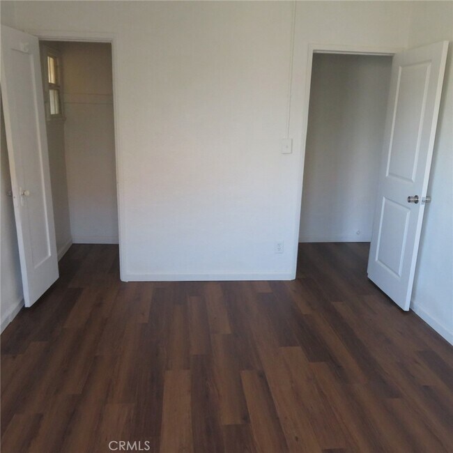 Building Photo - 1464 W 47th St