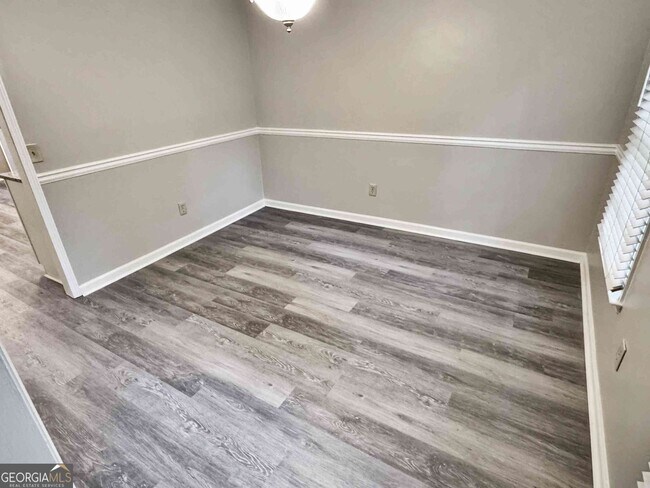 Building Photo - 4051 Coyte Dr