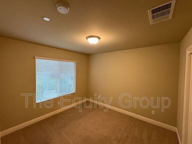 Building Photo - 4201 W Wren Ave