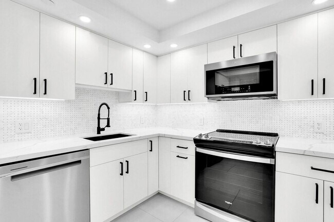 Building Photo - 4101 N Ocean Blvd