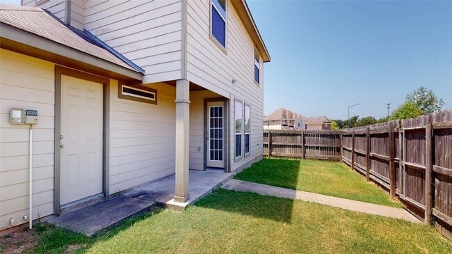 Building Photo - 4131 McFarland Dr