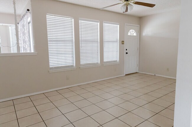 Building Photo - 1105 Gordon Blvd