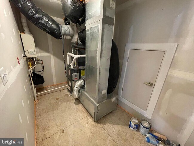 Building Photo - 33789 Freeport Dr