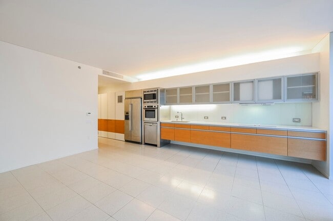 Building Photo - Studio with incredible views of the Strip!