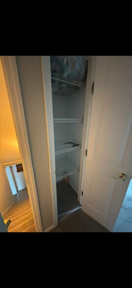 Building Photo - 38 Becket Rd