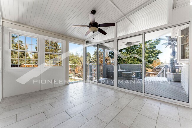 Building Photo - Beautiful Home with Fenced Back Yard and Cozy Fireplace