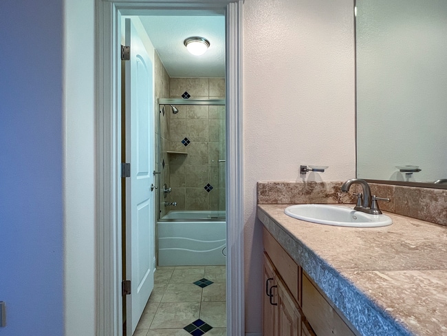 Building Photo - Bright & Beautiful Forest Heights Home with Gourmet Kitchen, Bonus Space & Private Cul-de-Sac Set...