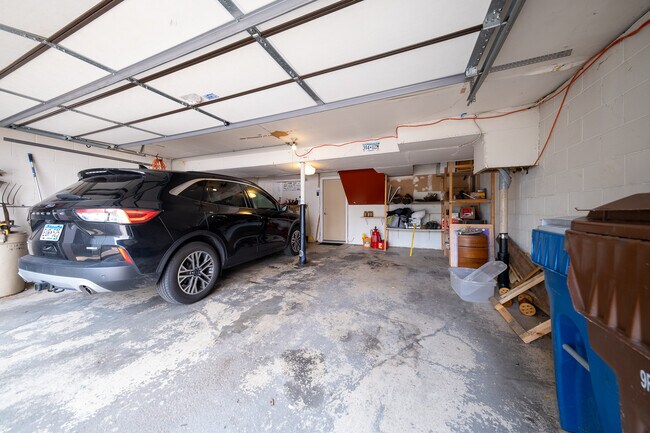 Building Photo - 3477 Pilgrim Ln N