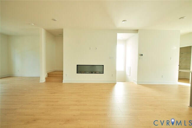 Building Photo - 15337 Sunray Wy