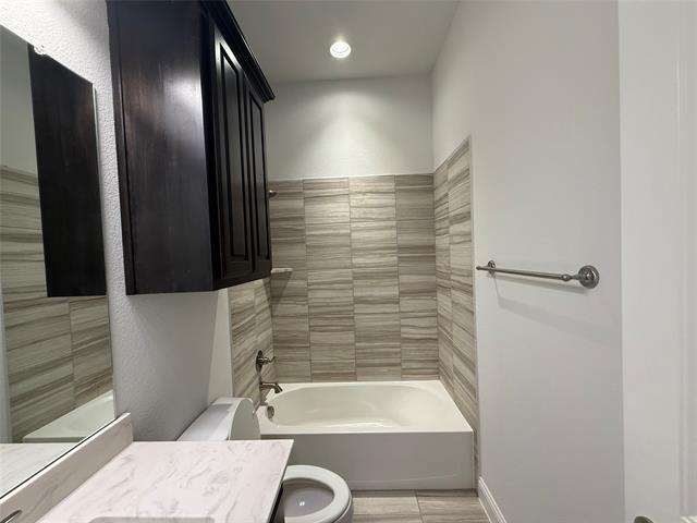 Building Photo - 2113 Caroline St