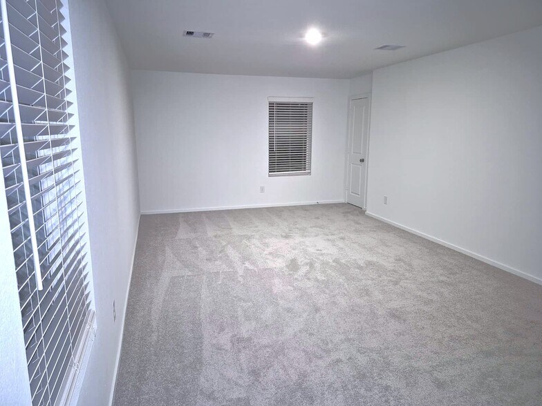 Building Photo - 20034 Palermo Shores Dr