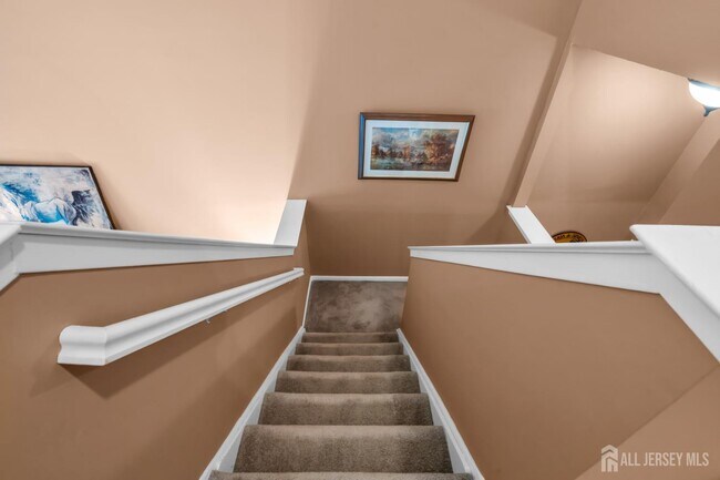 Building Photo - 492 Bayberry Ct