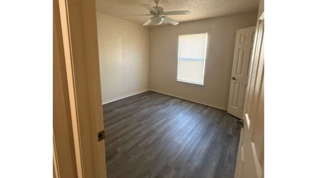 Building Photo - 516 Laredo St