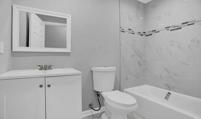 Building Photo - Beautifully Updated Townhome in Prime Location – Move-In Ready!