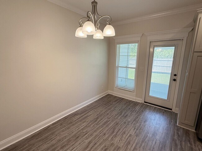 Building Photo - Stylish 4-Bedroom Home with Screened Porch...