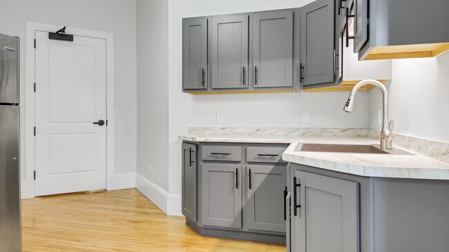 Building Photo - 341 Water St