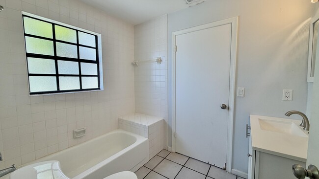 Building Photo - 6048 Garrett St