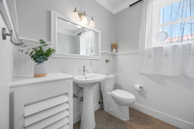 Building Photo - Historic Granada Terrace Home in St. Pete!!