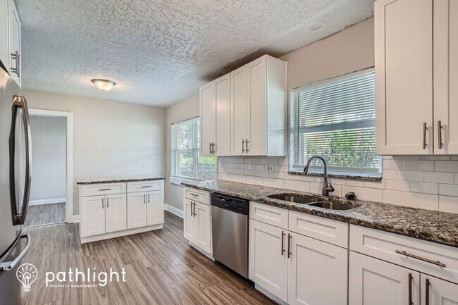 Building Photo - 4080 Bluefish Dr SE
