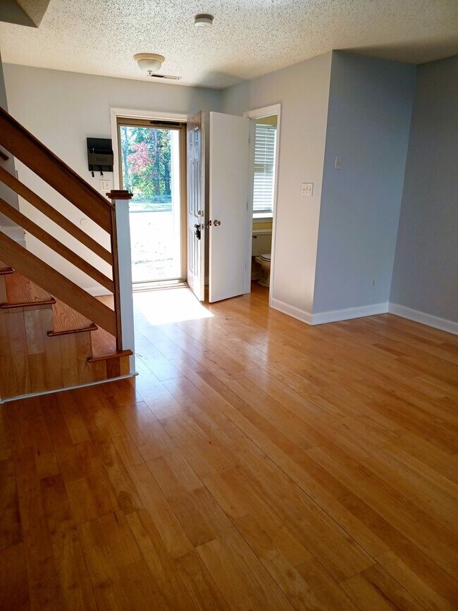 Building Photo - Glenwood