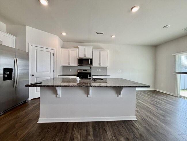 Building Photo - 517 Bonifay Dr