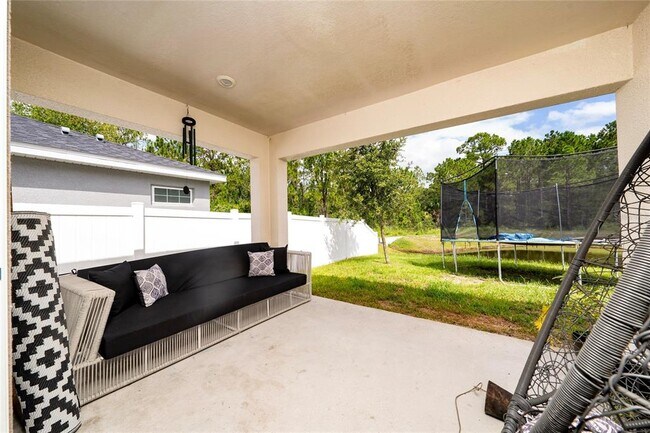 Building Photo - 355 Lily Ln