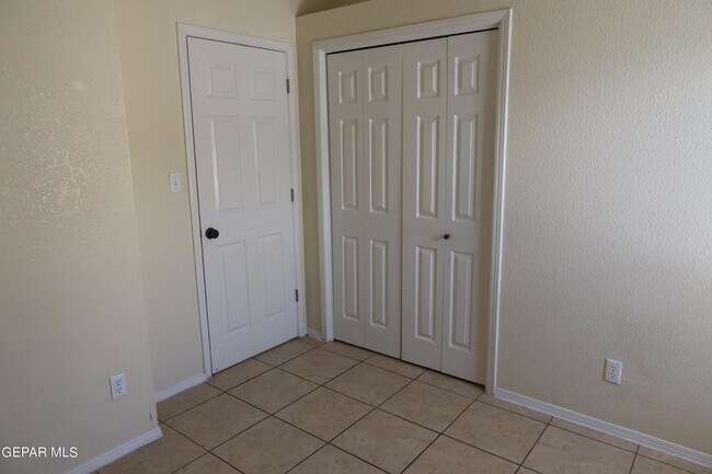 Building Photo - 11884 Belfry Park Dr