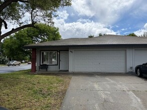 Building Photo - 401-403 Elizabeth Way