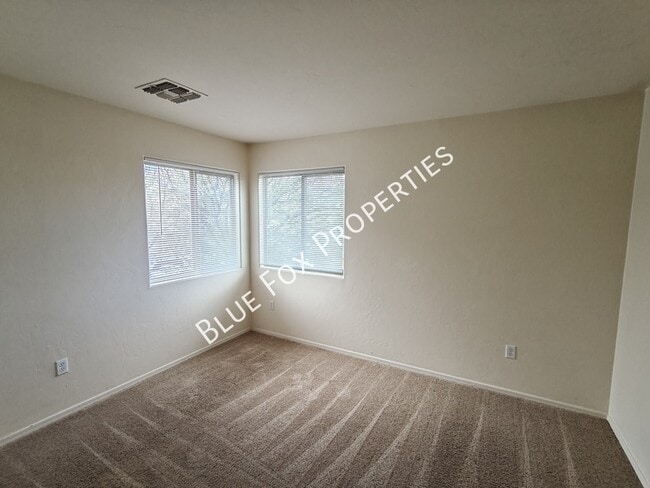 Building Photo - 8262 W Zlacket Dr