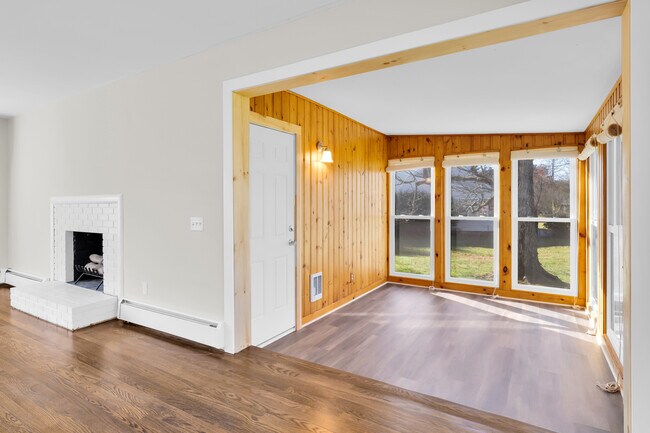 Building Photo - 26 Seminole Cir